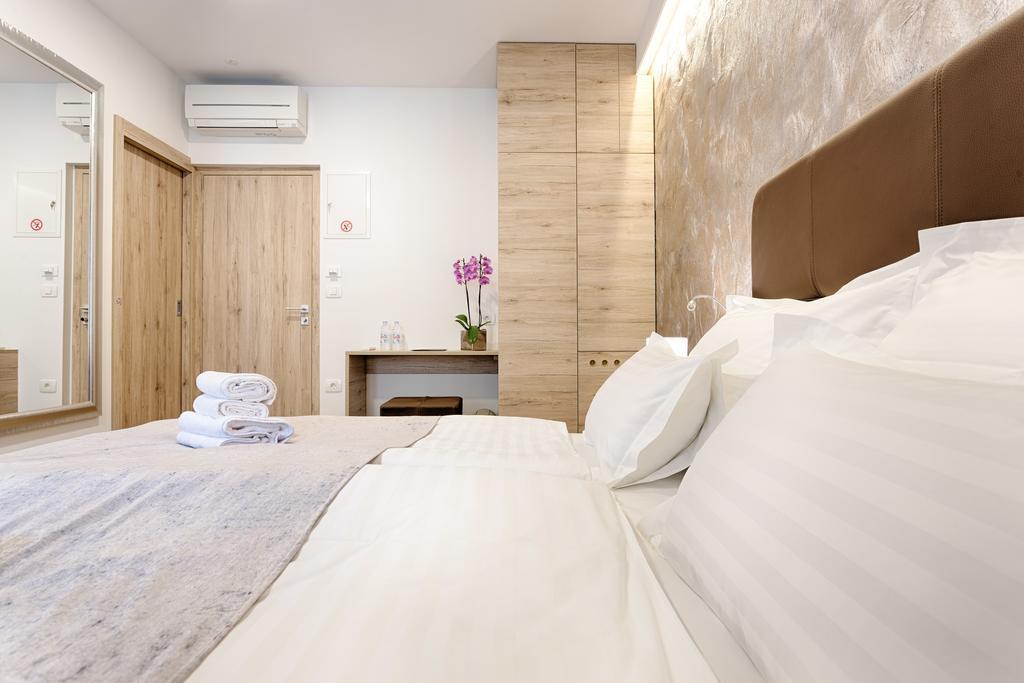 Central Pearl By Nono Ban Rooms Split Exterior photo