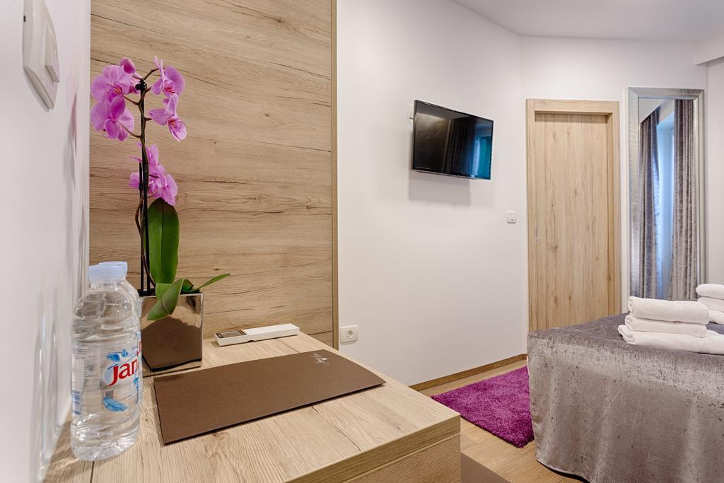 Central Pearl By Nono Ban Rooms Split Exterior photo