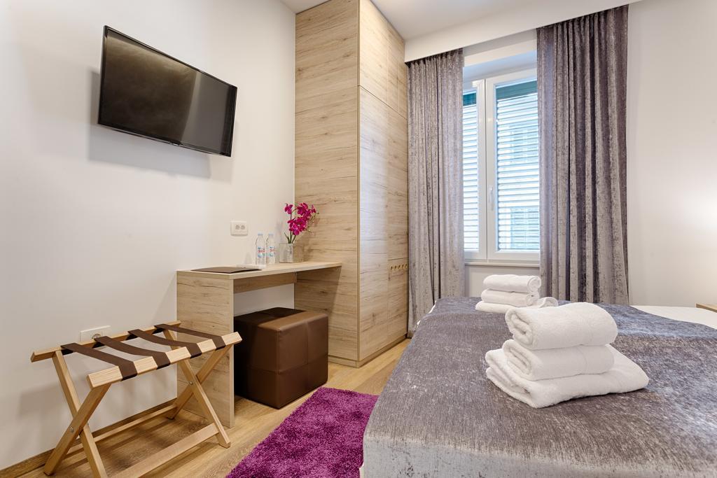 Central Pearl By Nono Ban Rooms Split Exterior photo
