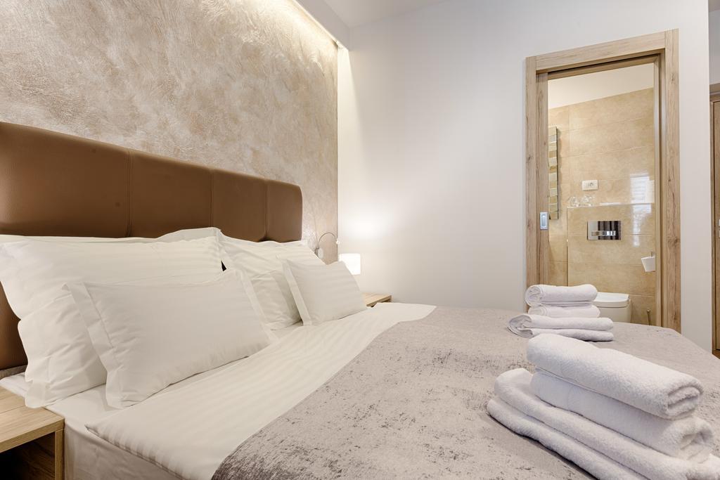 Central Pearl By Nono Ban Rooms Split Exterior photo